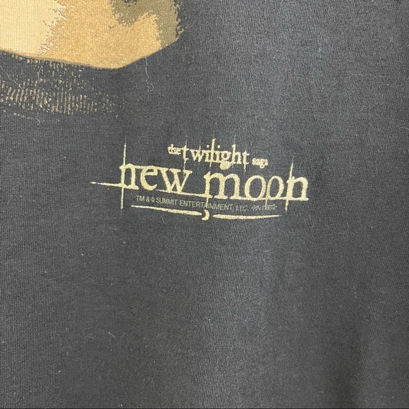 Vintage Y2K Twilight New Moon Black Beige Jacob Twilightcore 2000’s Graphic Tee - Picture 5 of 10
